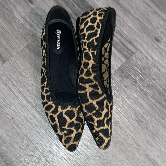 Vivaia Women's Leopard Print Flats Sz 40.5 *Gorgeous* EUC