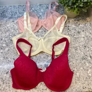 Wacoal bundle of 3 bras underwire support all size 32 D. All in like new