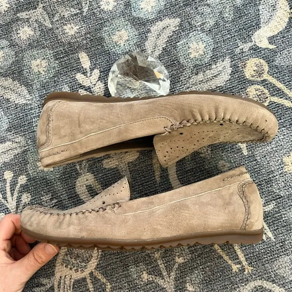 Walking Cradles Rose Petals Women's Elle Slip-On Taupe Suede Loafers