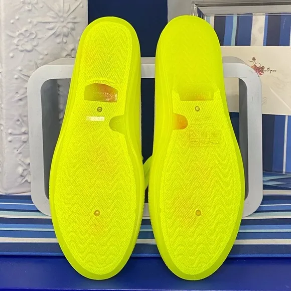 White neon yellow canvas lace up low top sneakers bamboo Sz 10