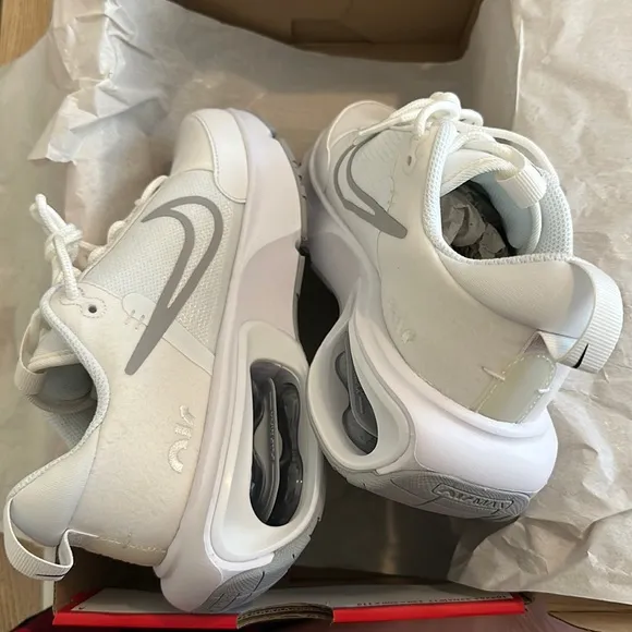 🌸✨White Nike AirMax INTRLK