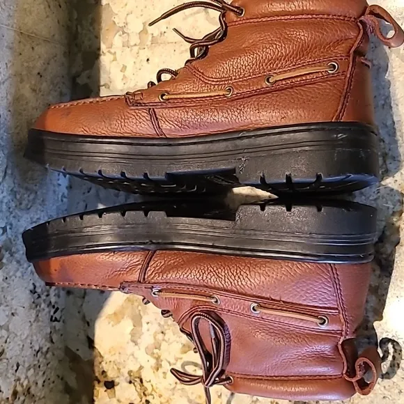 WOLVERINE Steel Toe Work Boots mens sz.11M (#1070)oil resistant. Leather.