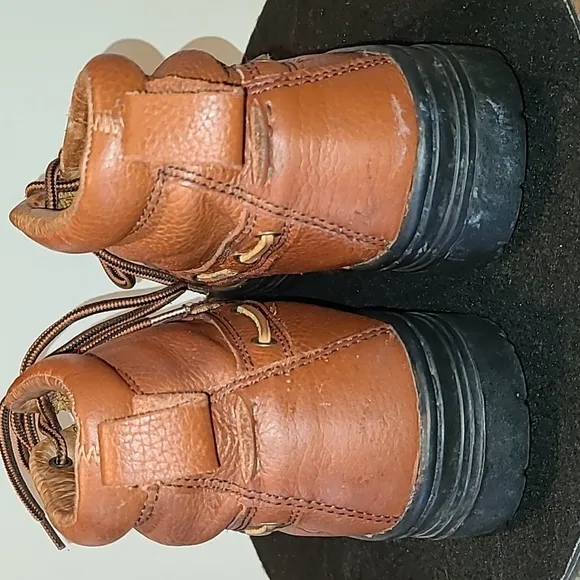 WOLVERINE Steel Toe Work Boots mens sz.11M (#1070)oil resistant. Leather.