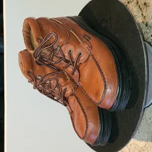 WOLVERINE Steel Toe Work Boots mens sz.11M (#1070)oil resistant. Leather.