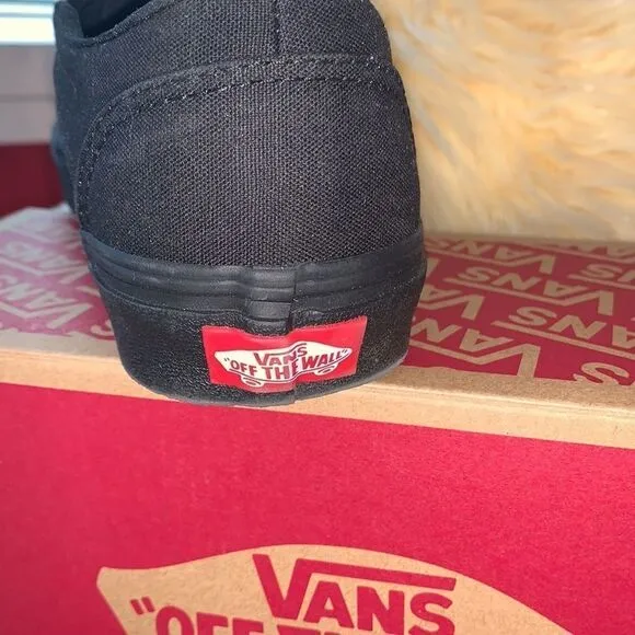 WOMEN VANS BLACK CANVAS SHOES