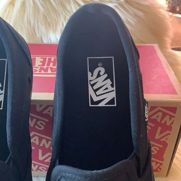 WOMEN VANS BLACK CANVAS SHOES