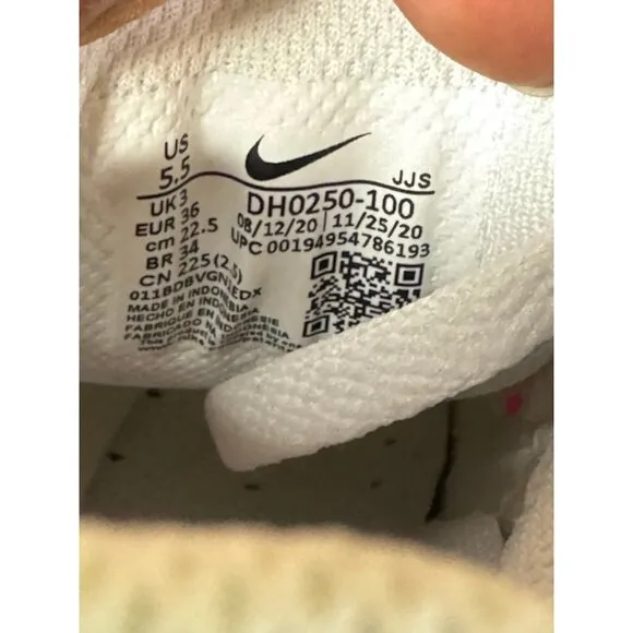 Women’s 5.5 Nike Air Max 90 White Volt Indigo Burst Running Shoes DH0250-100