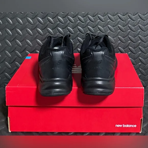 Womens Athletic New Balance Shoes Black‎ Size 7.5