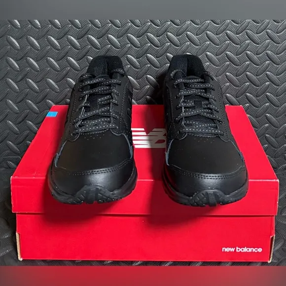 Womens Athletic New Balance Shoes Black‎ Size 7.5