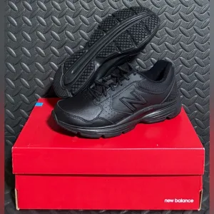 Womens Athletic New Balance Shoes Black‎ Size 7.5