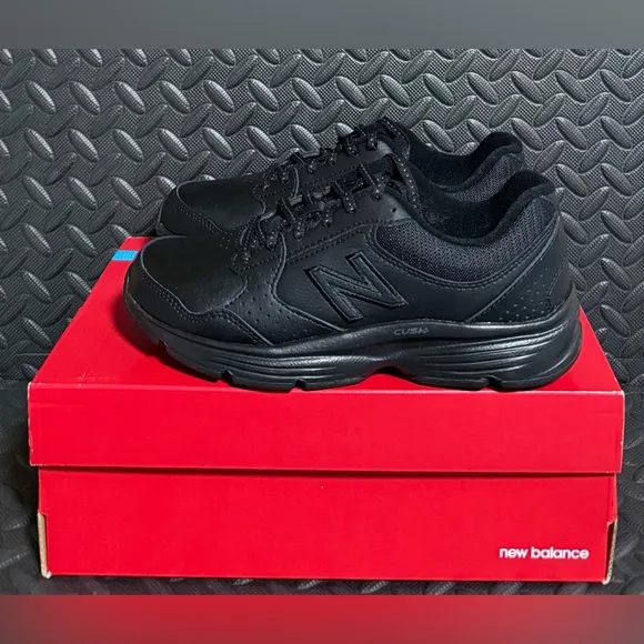 Womens Athletic New Balance Shoes Black‎ Size 7.5