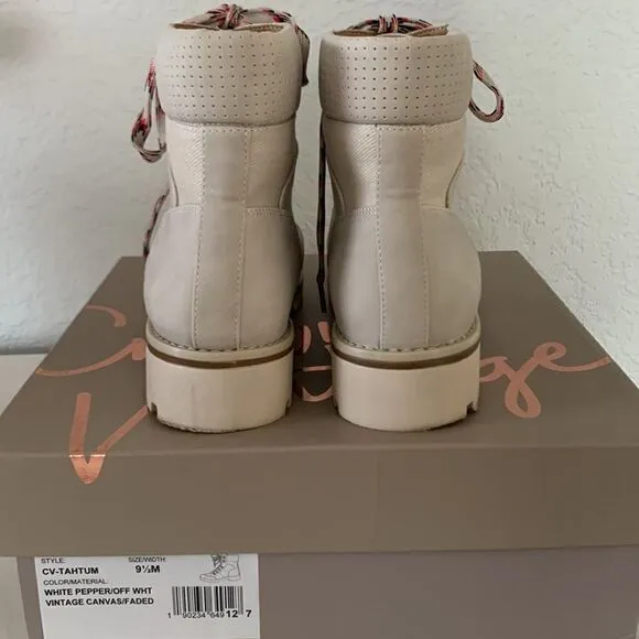 Women’s Crown Vintage Cream Hiking Boots Size 9,5