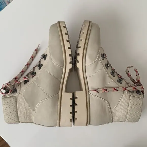 Women’s Crown Vintage Cream Hiking Boots Size 9,5