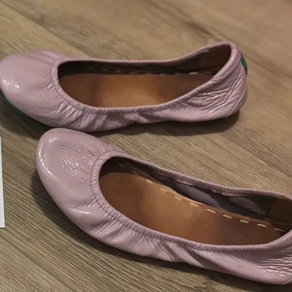 Women's Lavender Purple Tiek Ballet Flats size 7