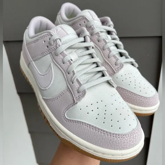 Women’s Nike Platinum Violet Dunk Size 8.5