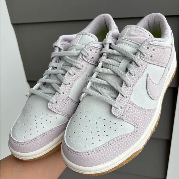Women’s Nike Platinum Violet Dunk Size 8.5