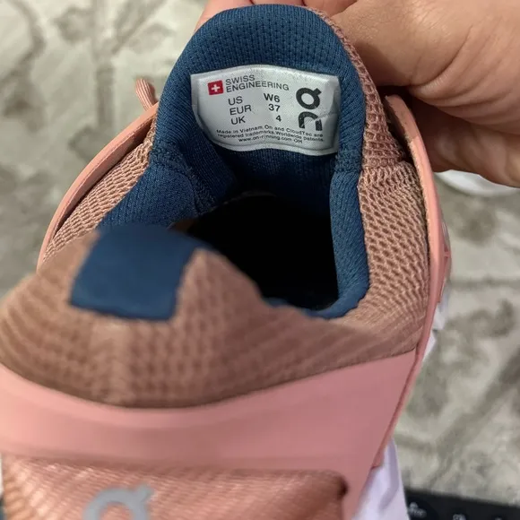 Women's ON Cloud Cloudswift Sneaker Athletic Running Shoes Blush Denim Size 6