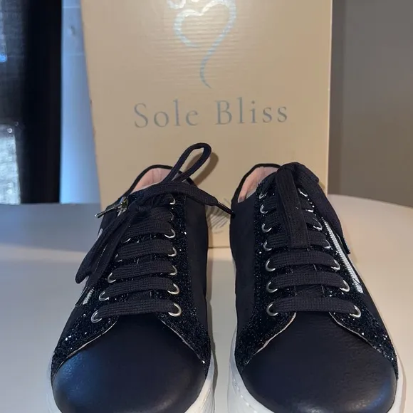 Women's Sole Bliss Star Leather Sneakers Navy Sz 40 US 9