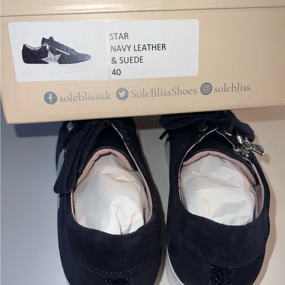 Women's Sole Bliss Star Leather Sneakers Navy Sz 40 US 9