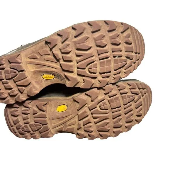 Women’s Lowa goretext hiking boots size 8.5 L brown
