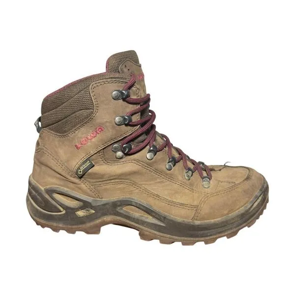 Women’s Lowa goretext hiking boots size 8.5 L brown