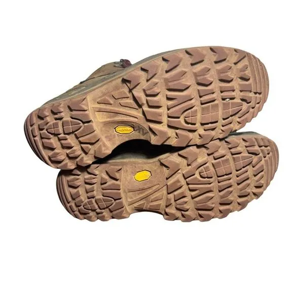 Women’s Lowa goretext hiking boots size 8.5 L brown