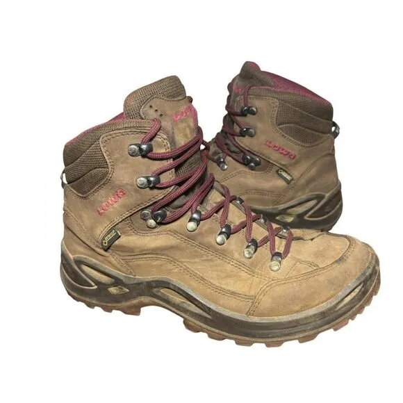 Women’s Lowa goretext hiking boots size 8.5 L brown