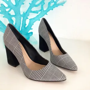WOW VINCE CAMUTO FABRIC &amp; SUEDE HEEL POINTY SHOES HEELS SZ 6M WORN 1x