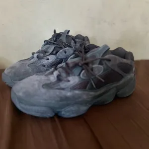 Yeezy Gray Sneakers with Chunky Design and adiPRENE Cushioning